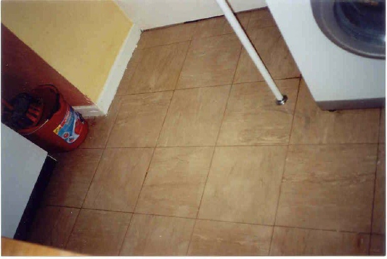 Remove Paint From Floor Tiles, How To Remove Paint Stains From Tiles